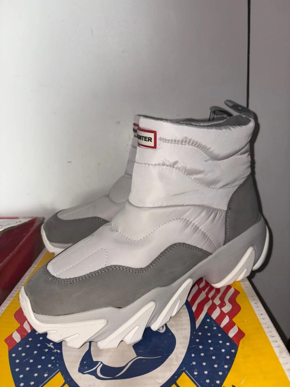 Hunter Quilted Puffy Ankle Boots in Light Gray and Charcoal size 11M